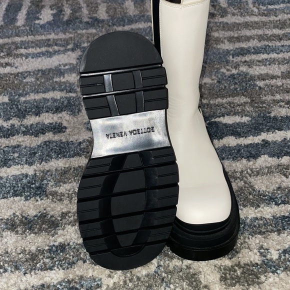 Bottega Veneta tire boots AUTHENTIC - Picture 3 of 5